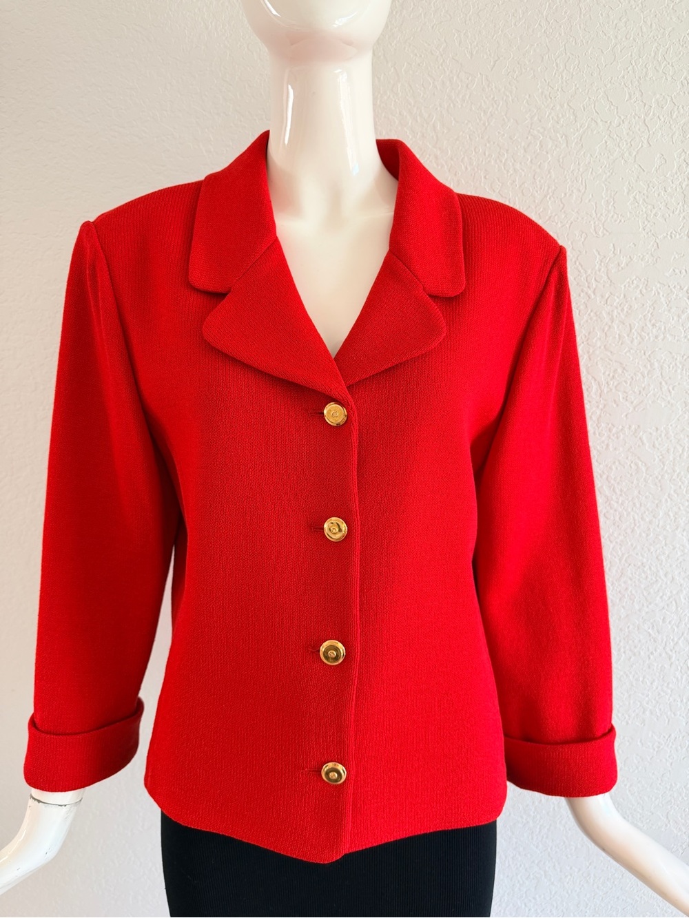 Red Women's Tailored Jacket - Classic Single-Breasted Blazer